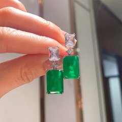 Сережки з зеленим камінням (7111)